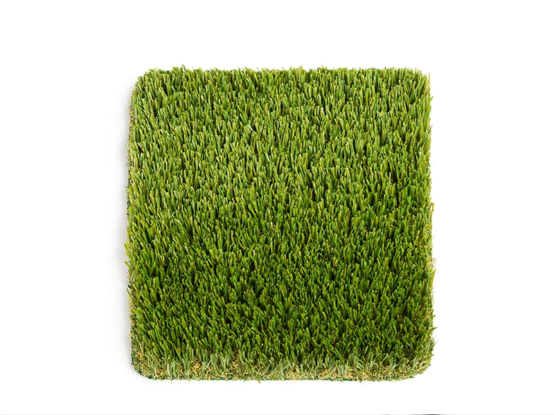 Konfigurowalna trawa syntetyczna na podwórku z trawą krajobrazową z odpornością na zużycie