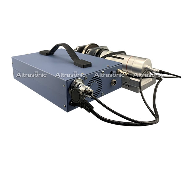 Ultradźwiękowa maszyna do szycia Używany ultradźwiękowy generator spawalniczy