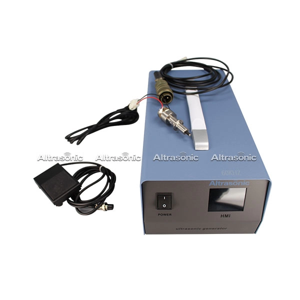 Cyfrowy generator ultradźwiękowy o wysokiej częstotliwości zgrzewanie punktowe dla PVC między cienkim kartonem