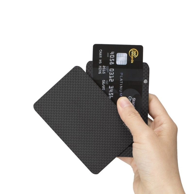 Karta blokująca RFID, która może chronić karty bankowe w portfelu