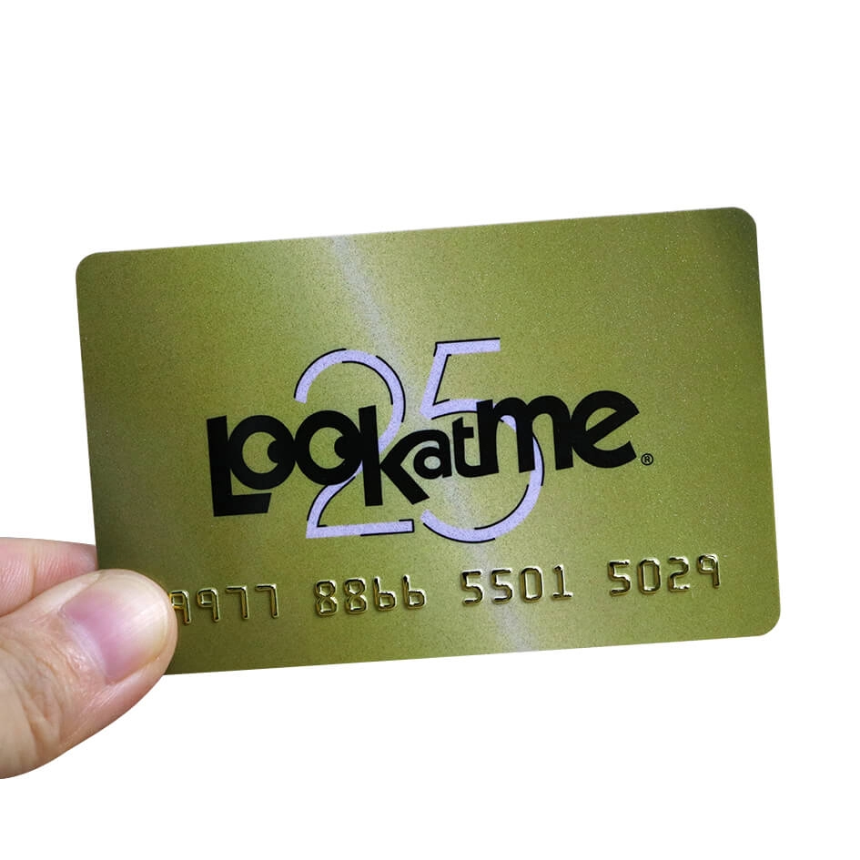 Rozmiar karty kredytowej Plastikowy kupon promocyjny PVC Karta rabatowa z wytłoczoną numeracją