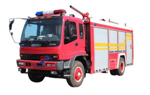 Pojazd strażacki Isuzu na eksport