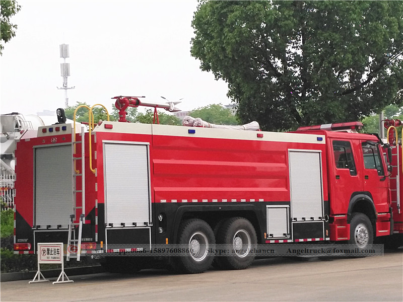 Wielofunkcyjny wóz strażacki