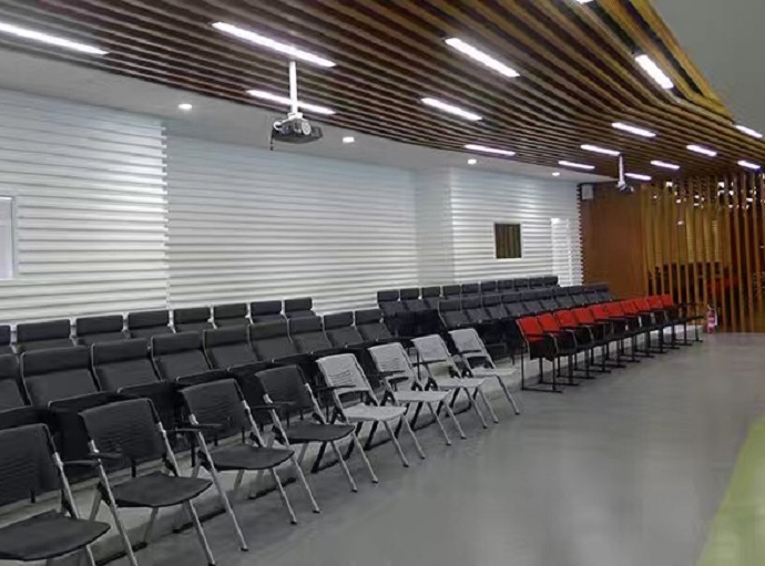 Sala konferencyjna z taśmą LED