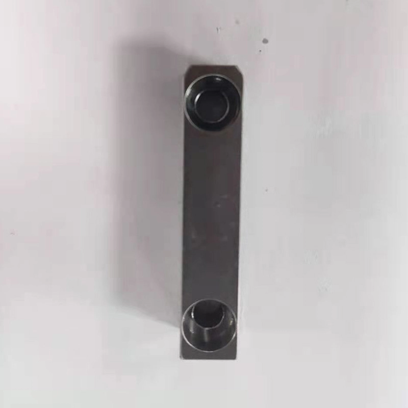 Grawerowanie laserowe części z drobnymi otworami ze stali nierdzewnej