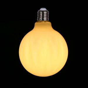LED filament bulbs 8W