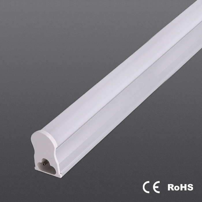 LED T5 tubes with fixture integrated