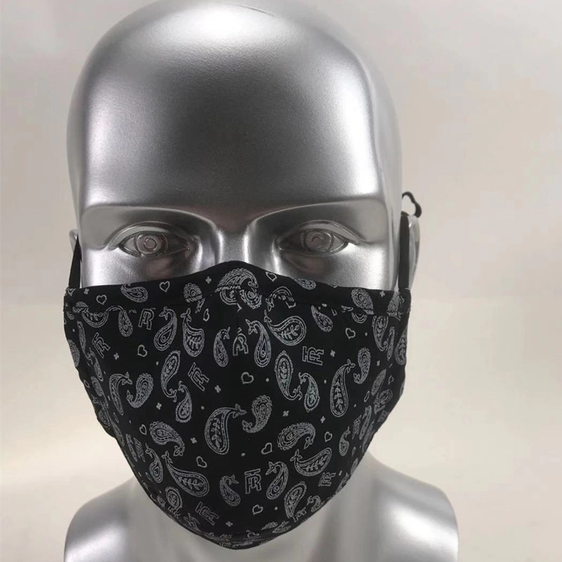 Jednorazowa maska ​​​​na twarz z włókniny