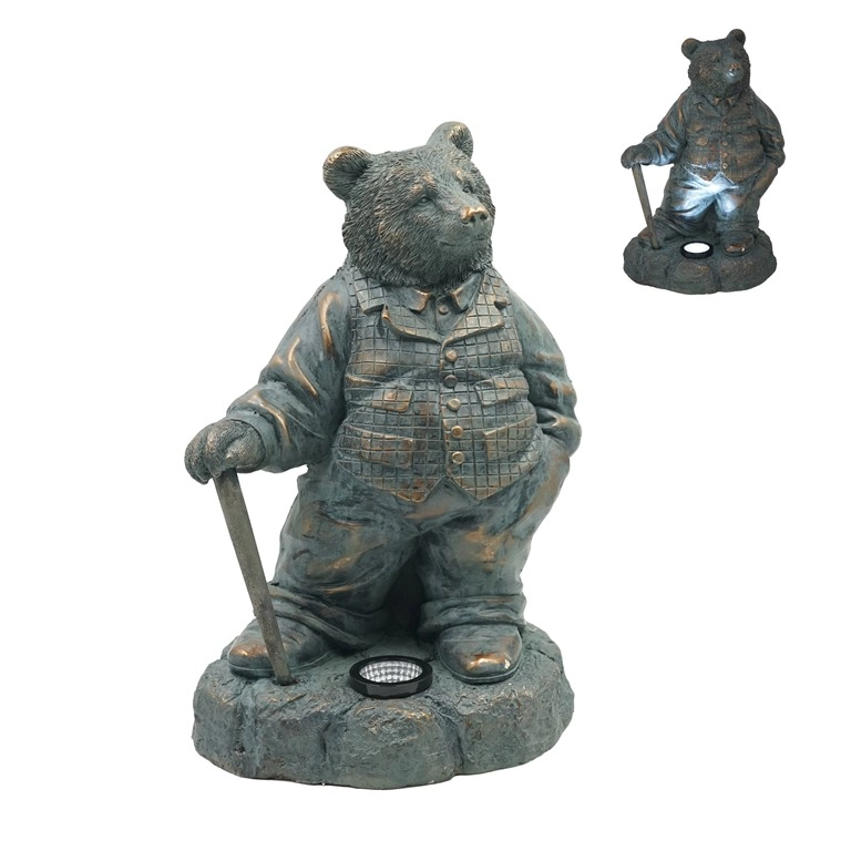 Brązowa figurka Mr.Bear MGO ze światłem zasilanym energią słoneczną