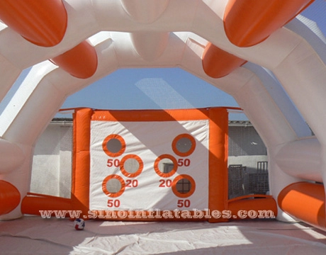 Outdoor pomarańczowy nadmuchiwany namiot do piłki nożnej na imprezy piłkarskie