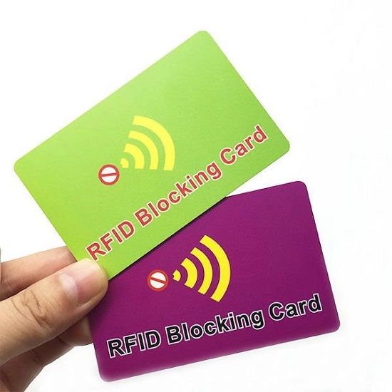 Karta blokująca RFID do ochrony kart bankowych