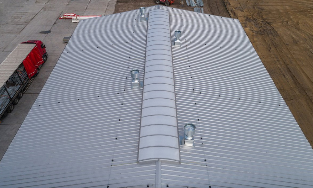 dach z metalowej płyty warstwowej dla zakładu